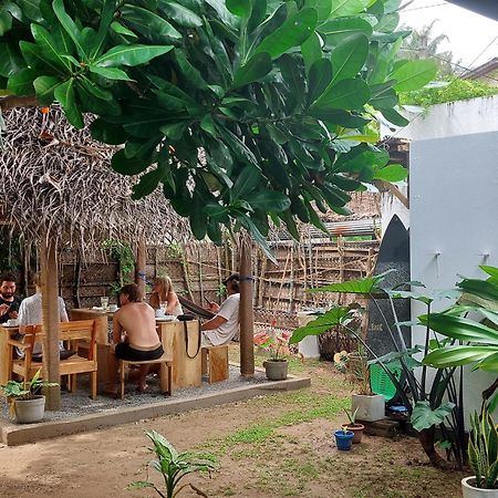 マータラ Cosynsurf Bed & Breakfast エクステリア 写真