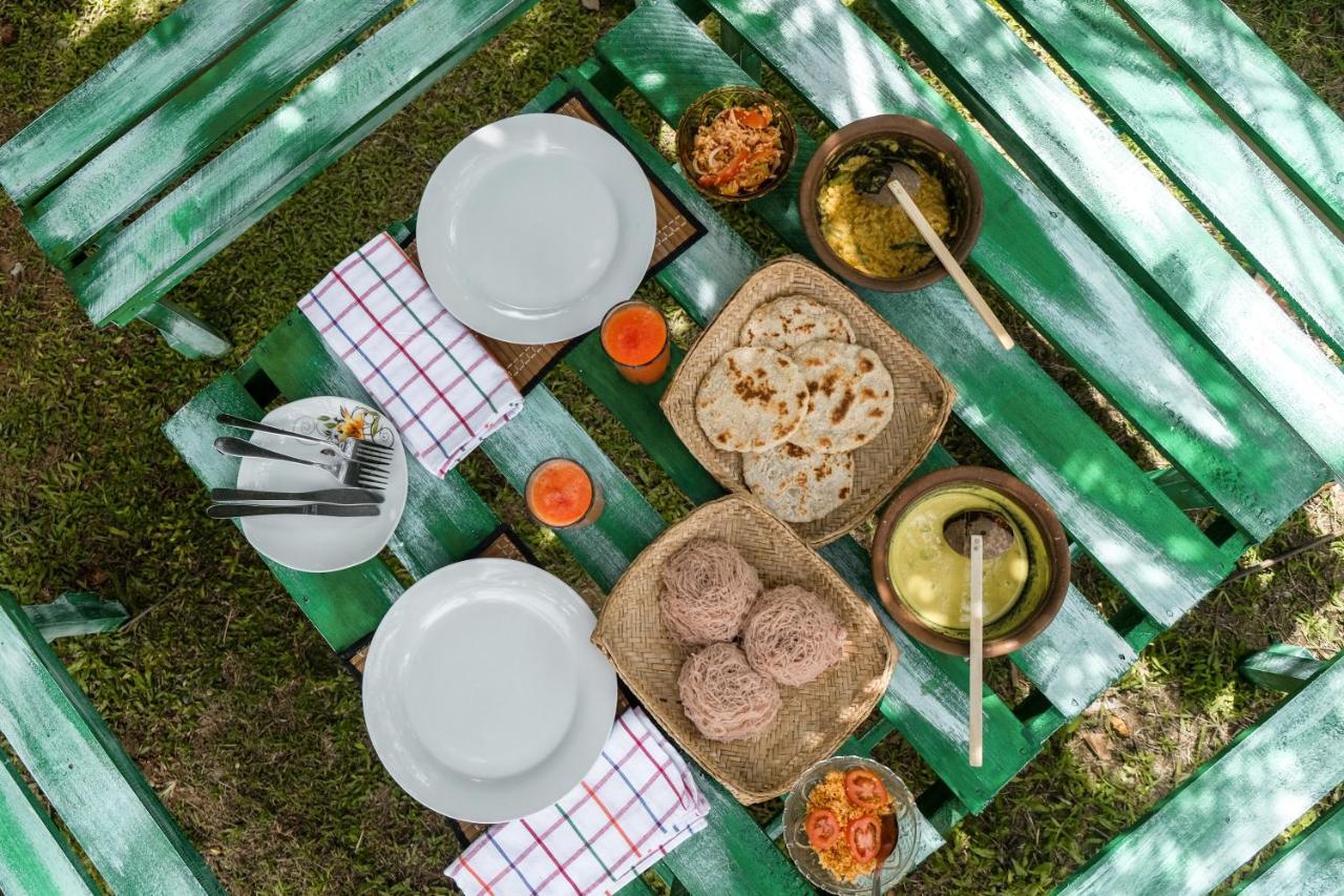 マータラ Cosynsurf Bed & Breakfast エクステリア 写真