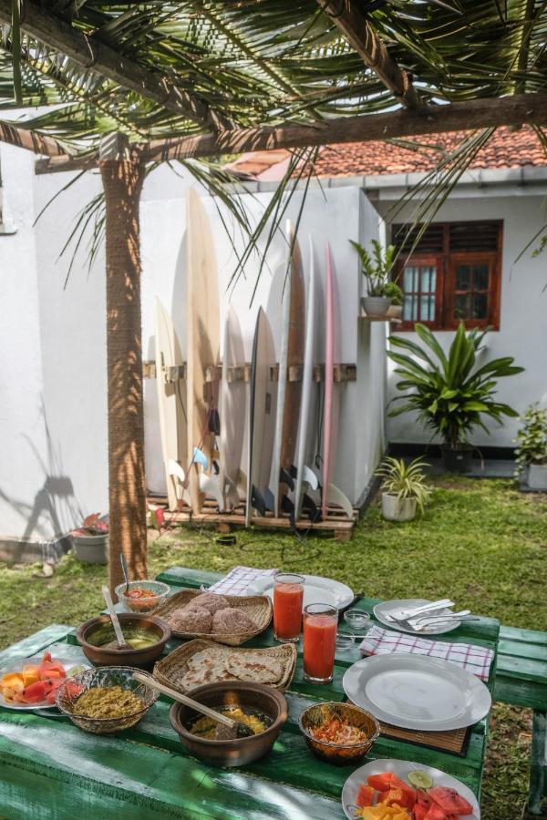 マータラ Cosynsurf Bed & Breakfast エクステリア 写真