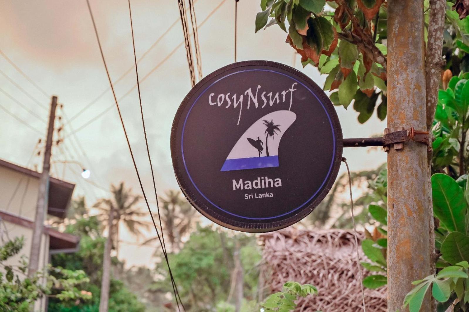 マータラ Cosynsurf Bed & Breakfast エクステリア 写真