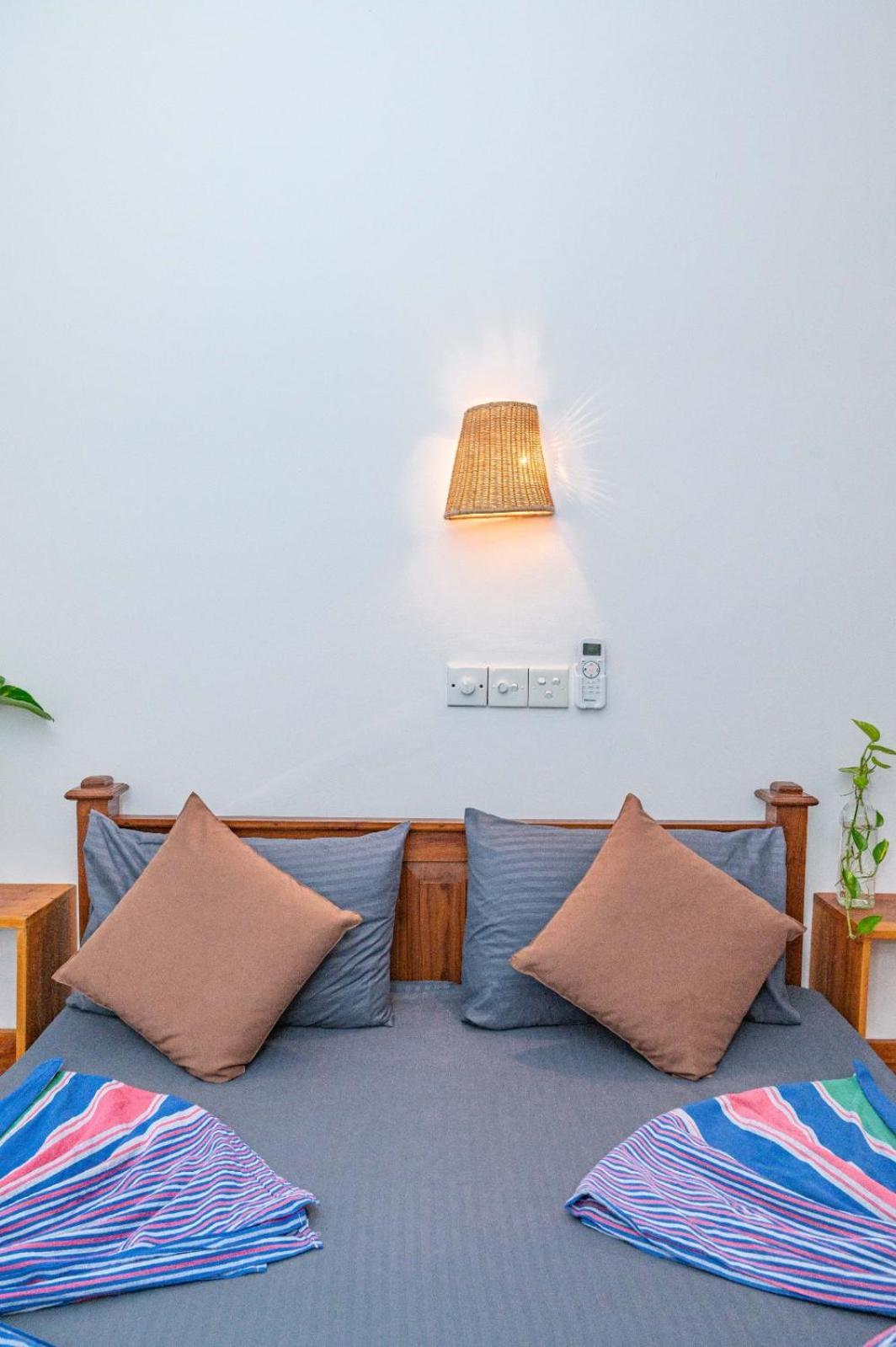 マータラ Cosynsurf Bed & Breakfast エクステリア 写真