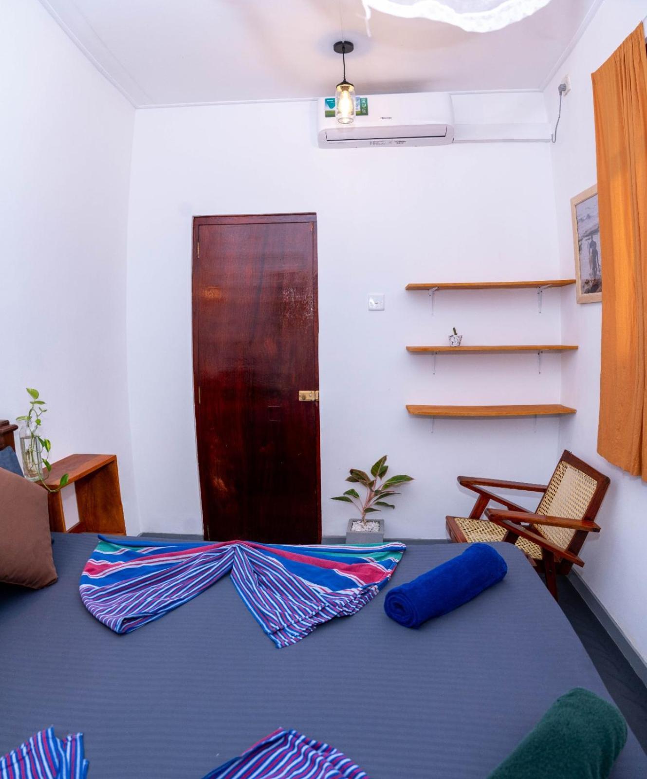 マータラ Cosynsurf Bed & Breakfast エクステリア 写真